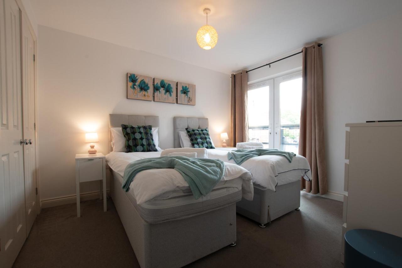 Best Price! Large Spacious 2 Bed Apartment - King Size Or Single Beds, Sofabeds, Smart Tvs, Free Parking Southampton Exterior photo