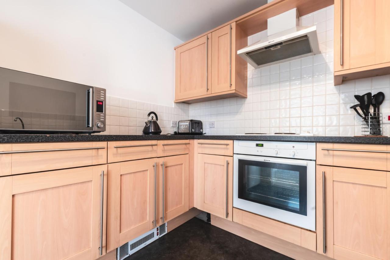 Best Price! Large Spacious 2 Bed Apartment - King Size Or Single Beds, Sofabeds, Smart Tvs, Free Parking Southampton Exterior photo