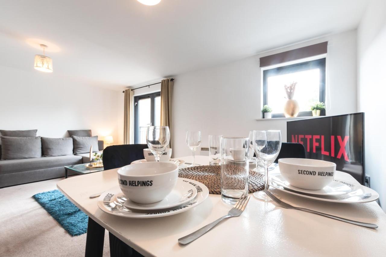 Best Price! Large Spacious 2 Bed Apartment - King Size Or Single Beds, Sofabeds, Smart Tvs, Free Parking Southampton Exterior photo